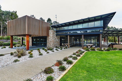 Lakeside Function Centre - Eight Willows Retreat - Surfers Gold Coast 1