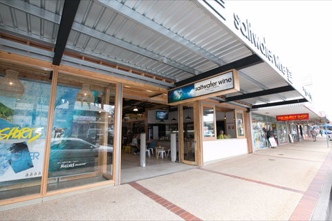 Saltwater Wine Surf Centre: Port Macquarie - Surfers Gold Coast 1
