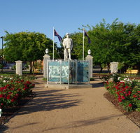 WW1 Memorial Park - Surfers Gold Coast