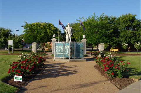 WW1 Memorial Park - Surfers Gold Coast 0