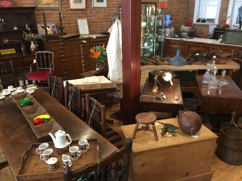 Braidwood Antiques - Surfers Gold Coast 2