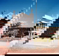 Gayndah War Memorial - Surfers Gold Coast