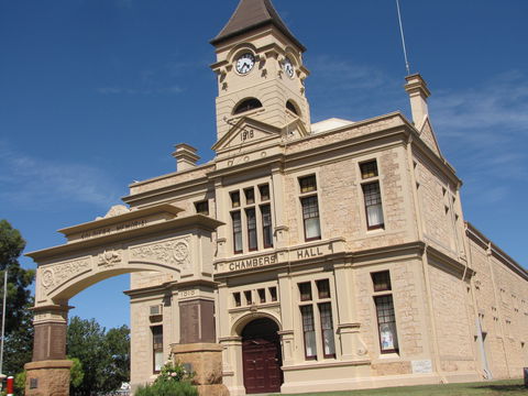 Historic Wallaroo Town Drive - Surfers Gold Coast 0