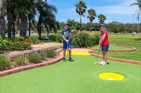 Port Macquarie Driving Range And Mini Golf - Surfers Gold Coast 2