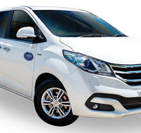 Luxury Van Private Transfer Trinity Beach - Cairns - Surfers Gold Coast
