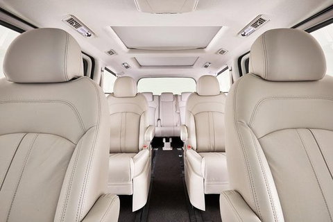 Luxury Van, Private Transfer, Palm Cove - Cairns - Surfers Gold Coast 1
