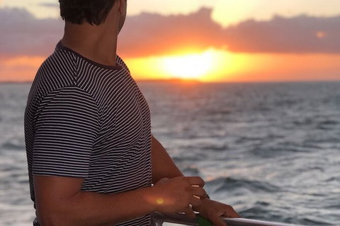 Sunset Twilight Cruise In Hervey Bay - Surfers Gold Coast 3