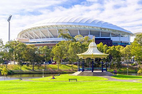 Arrival Private Transfers: Adelaide Airport ADL To Adelaide In Business Car - Surfers Gold Coast 8
