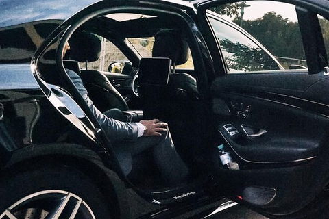 Departure Private Transfers: Adelaide To Adelaide Airport ADL In Business Car - Surfers Gold Coast 4