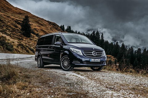 Van Service Melbourne Airport To CBD - Surfers Gold Coast 1