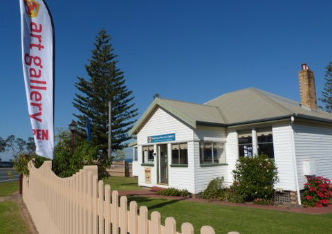 Hastings Fine Art Gallery - Surfers Gold Coast 0