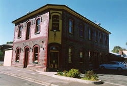 Earl Of Leicester Hotel - Surfers Gold Coast 0
