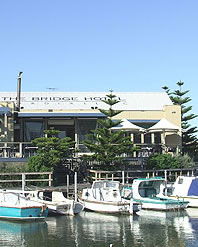 Doyles Bridge Hotel - Surfers Gold Coast 1