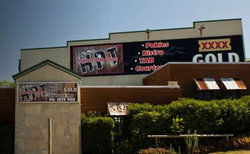 Highland Park Family Tavern - Surfers Gold Coast 1