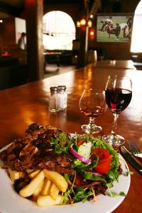 Brewhouse Brewery Sports Bar And Grill - Surfers Gold Coast 2