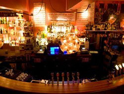 Crown And Sceptre Hotel - Surfers Gold Coast 1