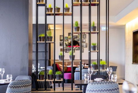 MRepublic Restaurant, Bar And Lounge - Surfers Gold Coast 3