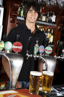 Kardinya Tavern - Surfers Gold Coast 1