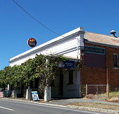Red Hill Hotel - Surfers Gold Coast