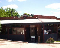 The Oak Tree Tavern - Surfers Gold Coast 0