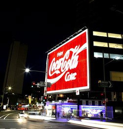 Trademark Hotel Lounge Bar And Piano Room - Surfers Gold Coast 2