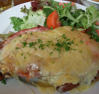 Raglan Tavern - Surfers Gold Coast