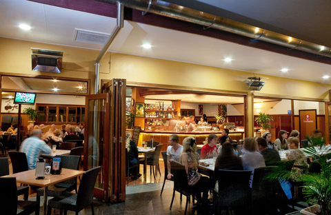 Yandina Hotel - Surfers Gold Coast 4