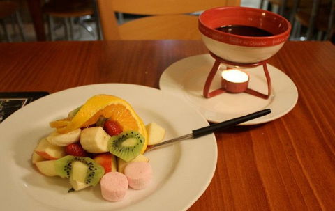 CJ's French Fondue Restaurant - Surfers Gold Coast 0
