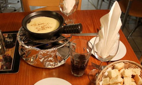 CJ's French Fondue Restaurant - Surfers Gold Coast 2