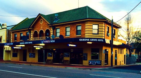 Queens Arms Hotel - Surfers Gold Coast 0