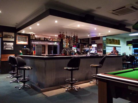 Queens Arms Hotel - Surfers Gold Coast 4