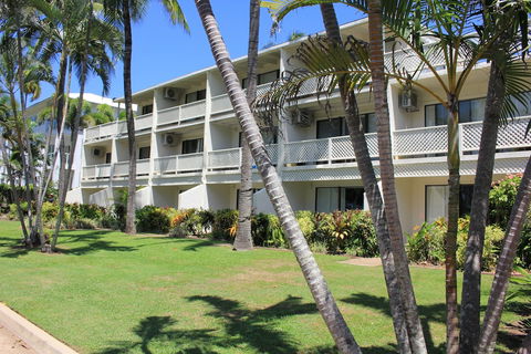 Beachfront Terraces - Surfers Gold Coast 0