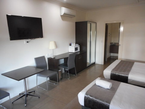 Injune Motor Inn - Surfers Gold Coast 6
