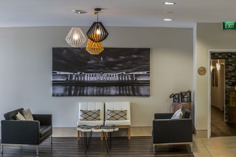 Pacific Suites Canberra - Surfers Gold Coast 4