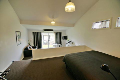 Starline Alpacas Farmstay Resort - Surfers Gold Coast 7