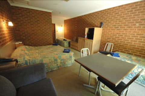 Burra Motor Inn - Surfers Gold Coast 3
