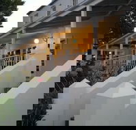 Oscars Waterfront Boutique Hotel