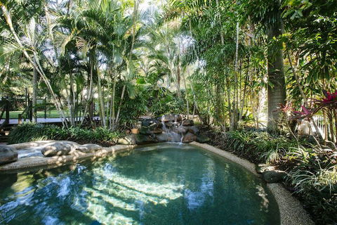 City Oasis Inn - Surfers Gold Coast 2