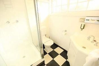Fox And Hounds Inn - Surfers Gold Coast 5