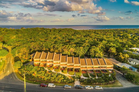 A Perfect Stay - 11 James Cook Apartments - Surfers Gold Coast 2
