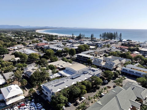 Byron Quarter Holiday Apartments - Surfers Gold Coast 0