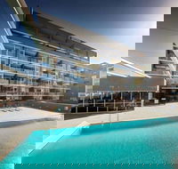 Honeysuckle Executive Apartments - Surfers Gold Coast