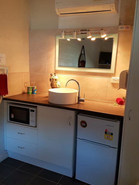 Bidgee Motor Inn - Surfers Gold Coast 6