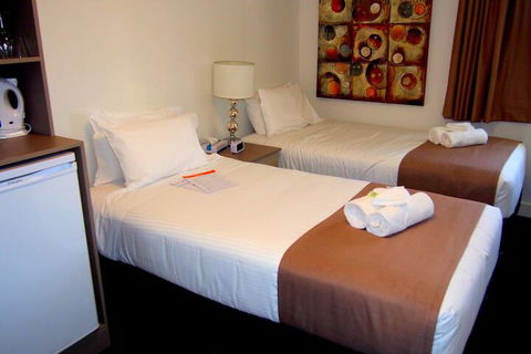 Hotel Gracelands - Surfers Gold Coast 7