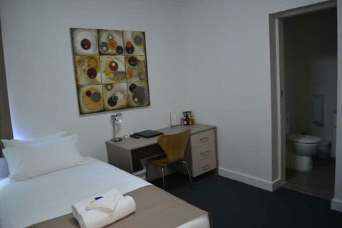 Hotel Gracelands - Surfers Gold Coast 5