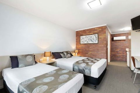 Blue Shades Motel - Surfers Gold Coast 0