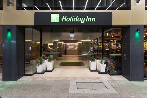 Holiday Inn Perth City Centre, An IHG Hotel - Surfers Gold Coast 3