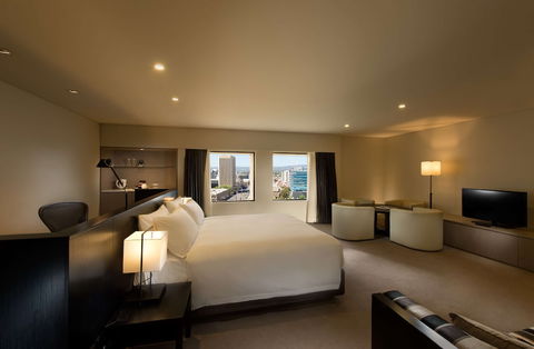 Hilton Adelaide - Surfers Gold Coast 4