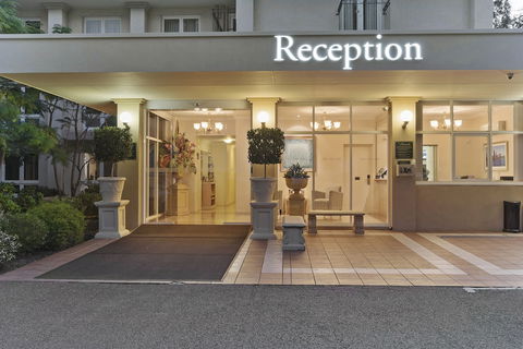 The Peninsula Riverside Serviced Apartments - Surfers Gold Coast 0