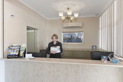 The Peninsula Riverside Serviced Apartments - Surfers Gold Coast 4